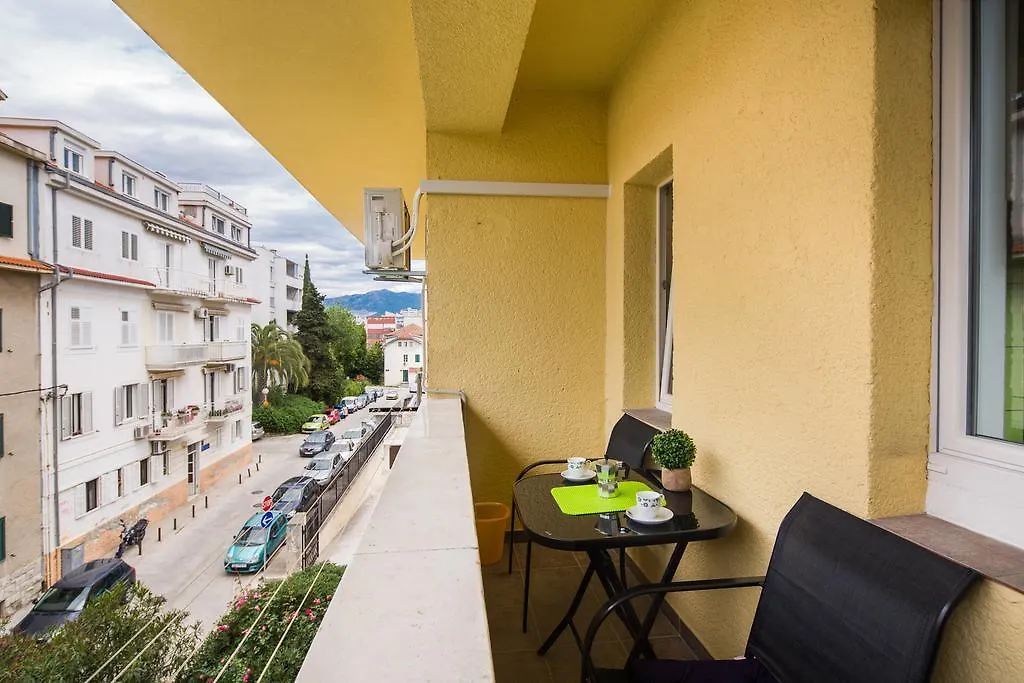APARTMENT Patricia Split 0*,