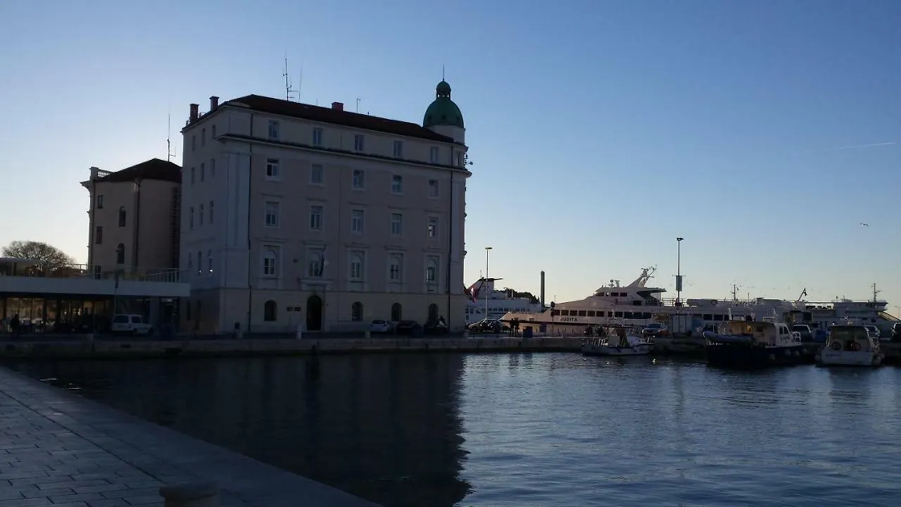 APARTMENT Patricia Split